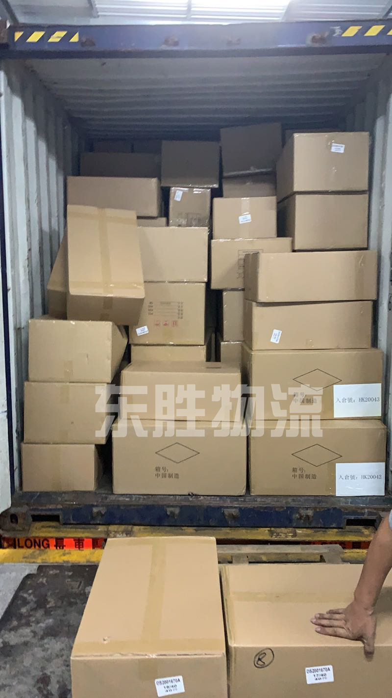 一次性防護(hù)口罩出口香港,口罩裝車運(yùn)輸香港案例圖